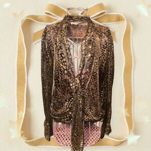 👀‼️Equipment Gold and Black metallic blouse with tie